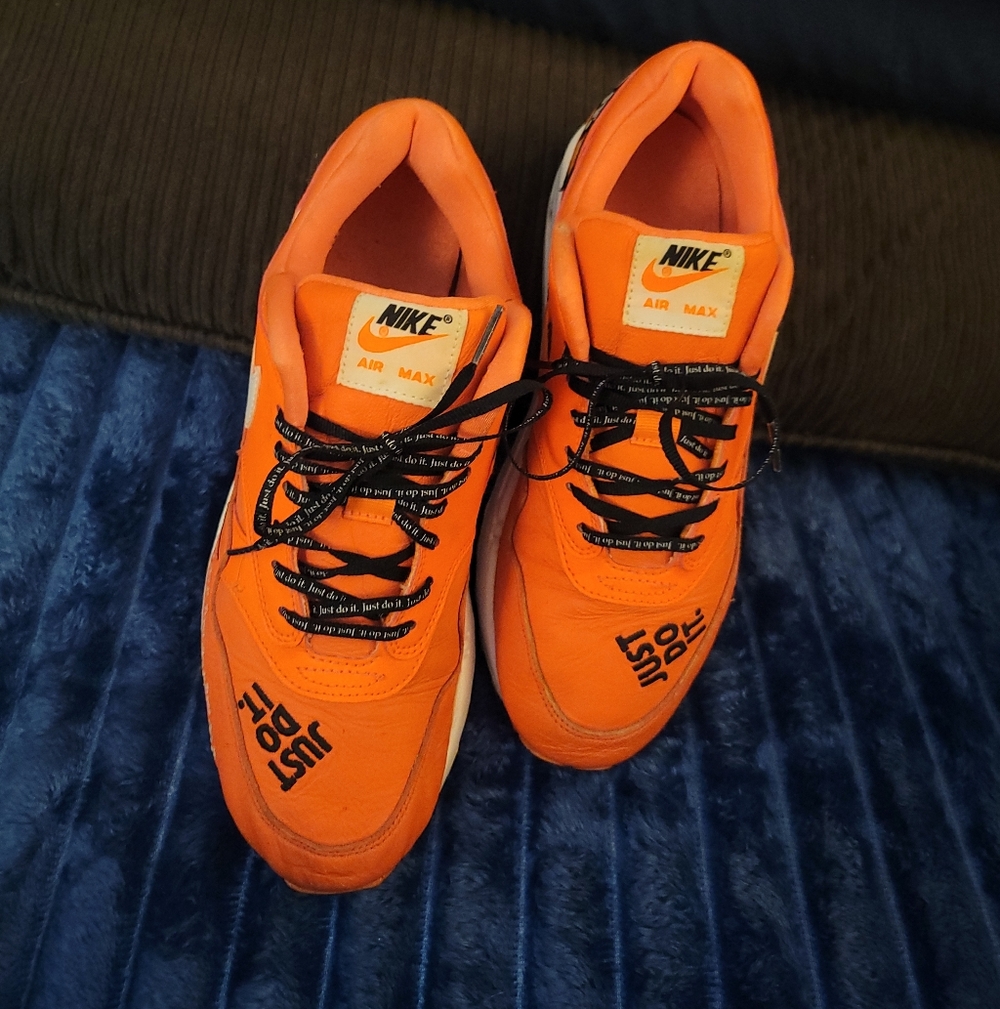 Nike Air Max Orange Sneakers
